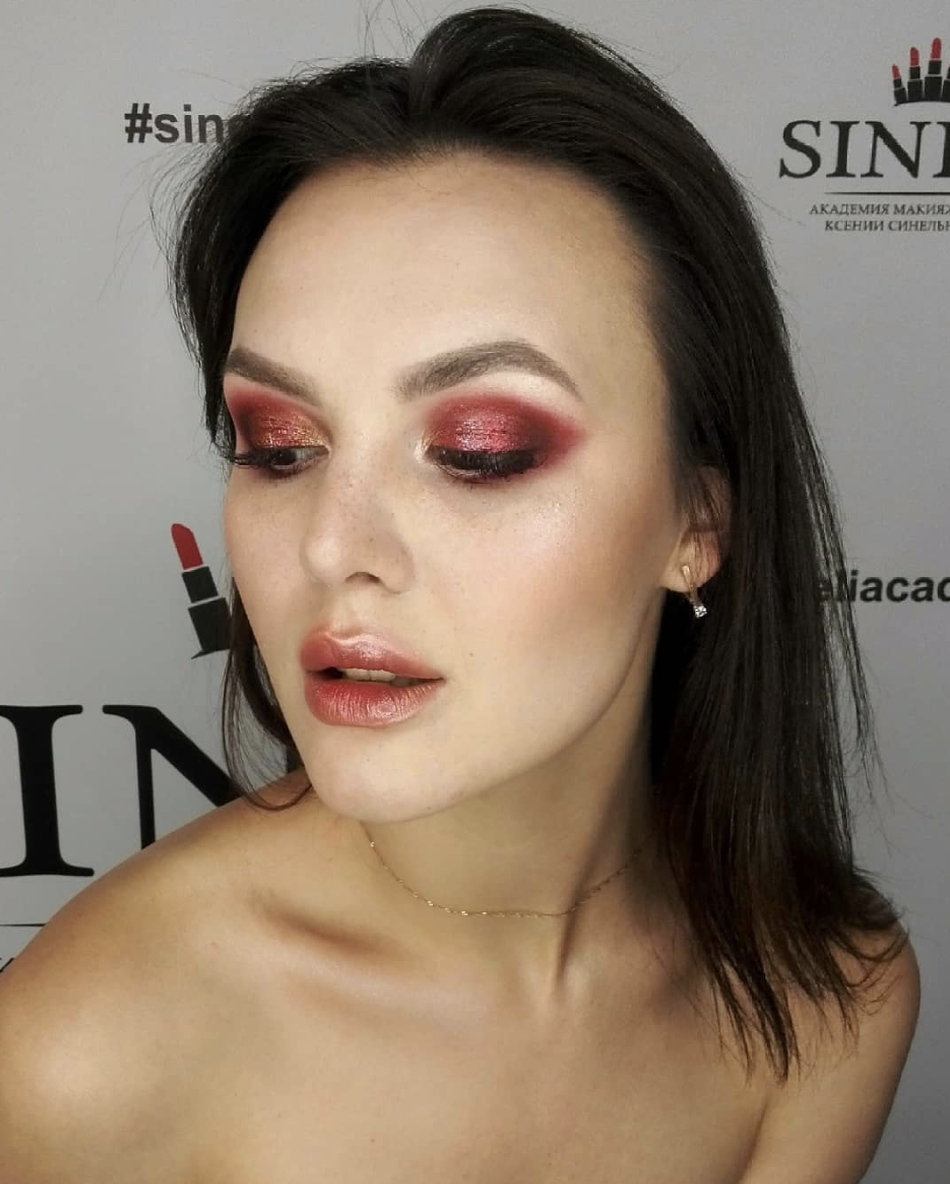 Red eyeshadow